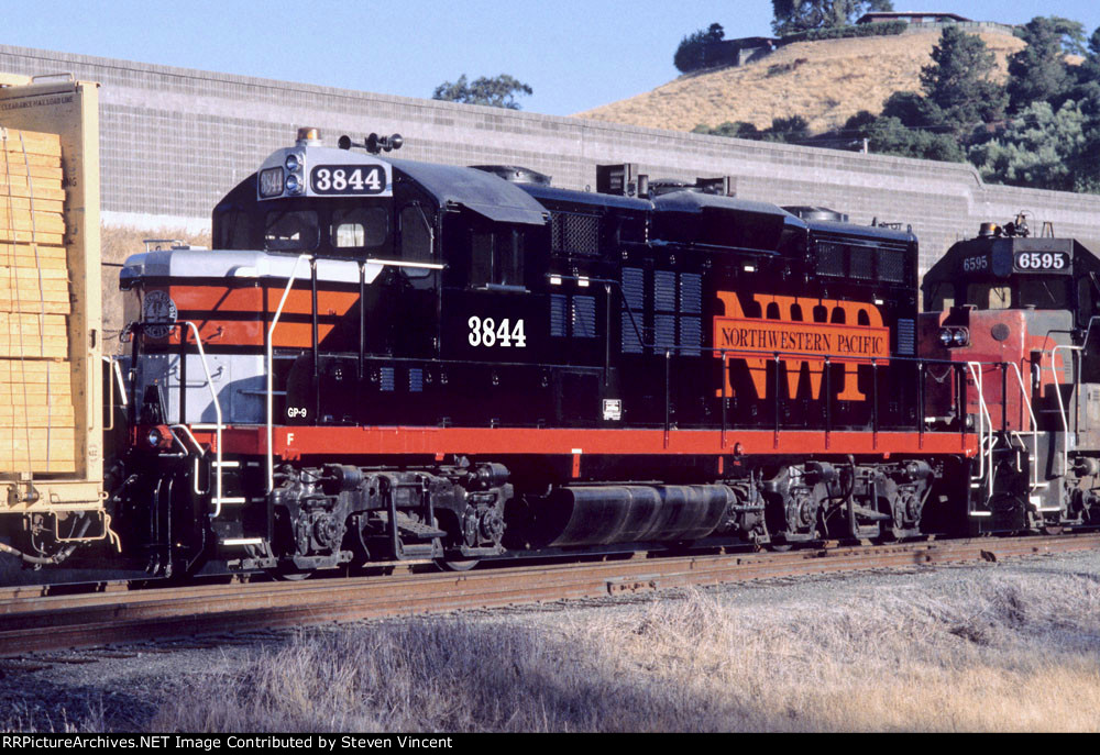 Northwestern Pacific GP9 NWP #3844